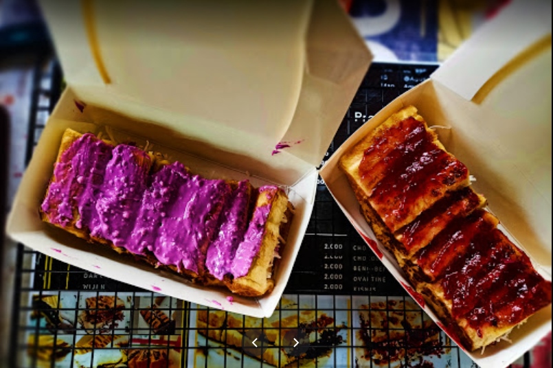 modal usaha roti bakar pinggir jalan